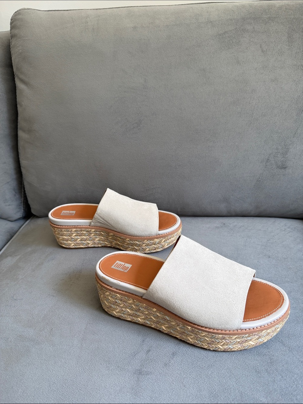 EUC Fitflop Eloise Pale Grey Suede Wedge Size 8